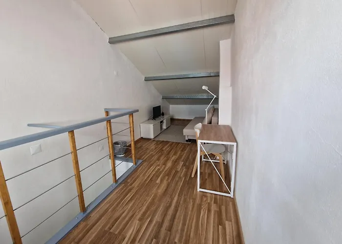 Azores Square House Historic Center *